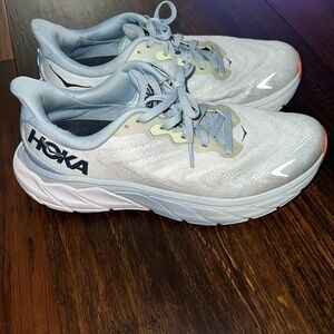 Ladies Hoka Arahi 6